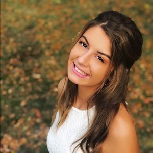 Meet your Posher, Emily
